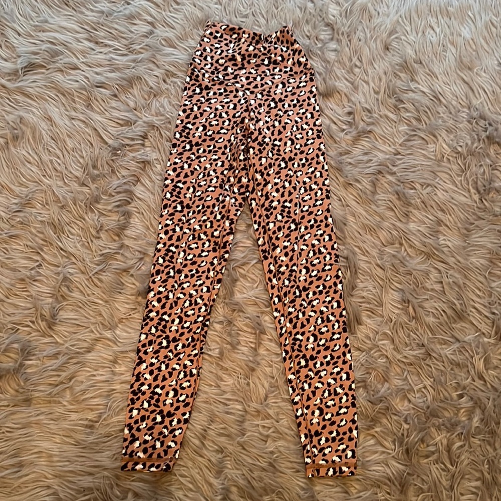 Light brown cheetah print leggings, worn maybe twice, size: xs, from aerie